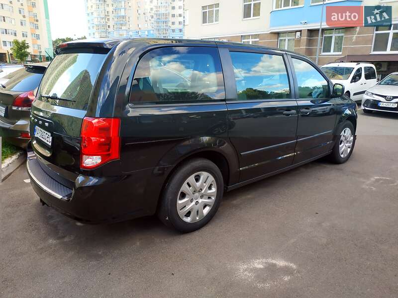 Минивэн Dodge Grand Caravan 2016 в Киеве