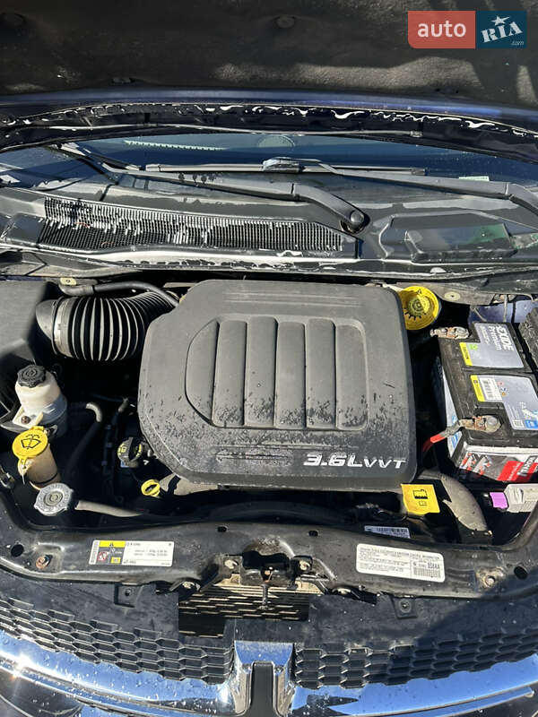 Мінівен Dodge Grand Caravan 2014 в Чернівцях