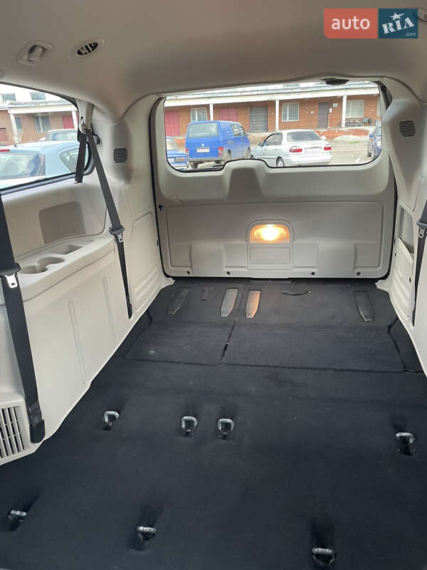 Мінівен Dodge Grand Caravan 2016 в Чернігові фото 8 Мінівен Dodge Grand Caravan 2016 в Чернігові