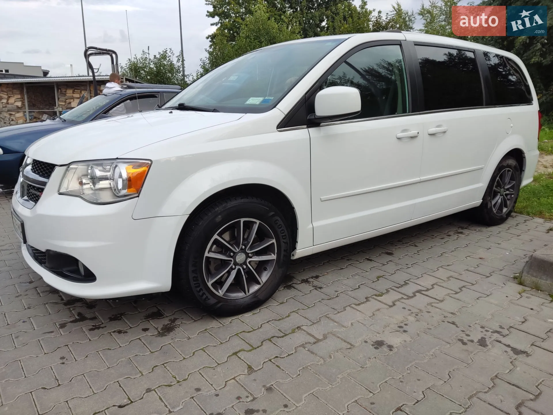 2017 Dodge Caravan - мініатюра 14