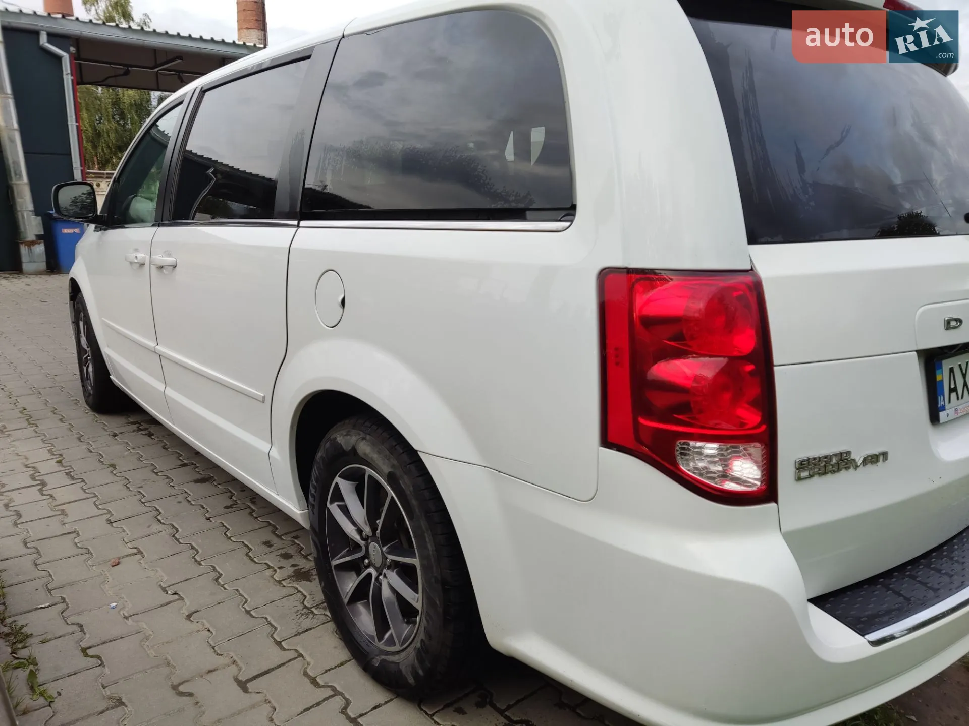 2017 Dodge Caravan - мініатюра 12