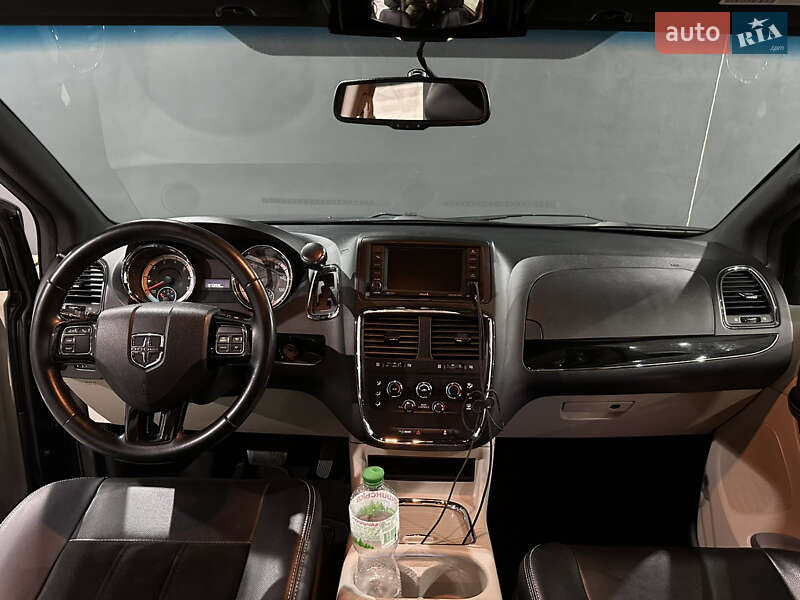 Мінівен Dodge Grand Caravan 2016 в Львові фото 16 Мінівен Dodge Grand Caravan 2016 в Львові