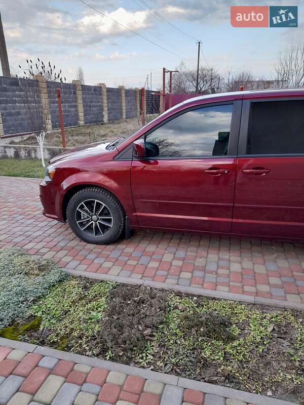 Мінівен Dodge Grand Caravan 2016 в Києві