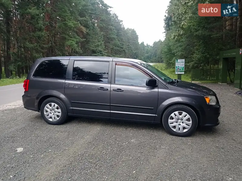 Минивэн Dodge Grand Caravan 2014 в 