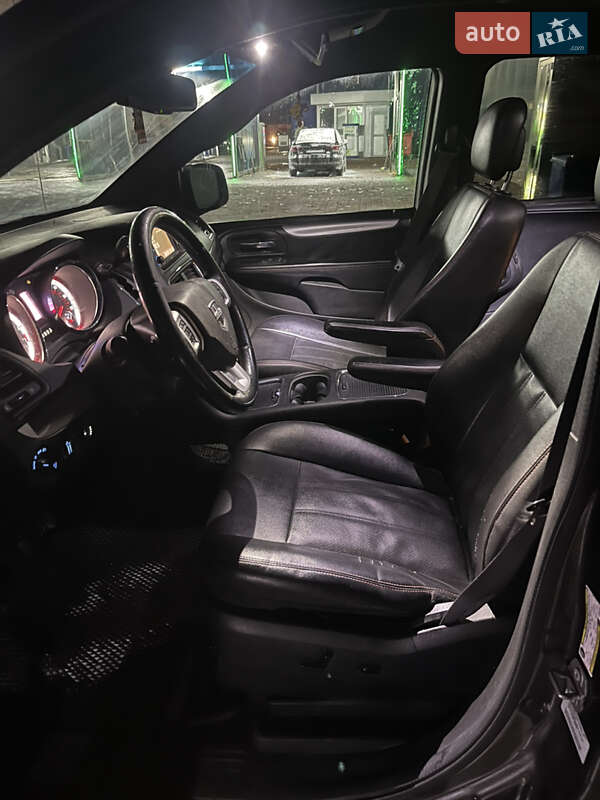 Минивэн Dodge Grand Caravan 2016 в Киеве фото 11 Минивэн Dodge Grand Caravan 2016 в Киеве
