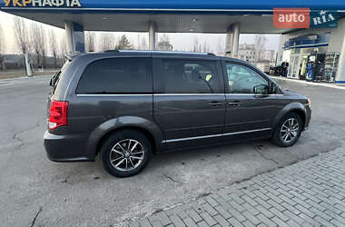 Минивэн Dodge Grand Caravan 2017 в Ровно