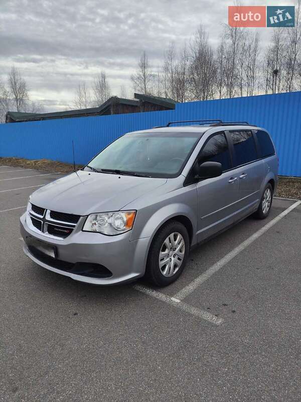 Минивэн Dodge Grand Caravan 2016 в Вышгороде