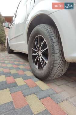 Минивэн Dodge Grand Caravan 2017 в 