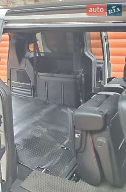 Минивэн Dodge Grand Caravan 2017 в 