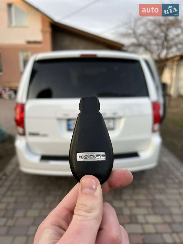 Мінівен Dodge Grand Caravan 2014 в Рівному