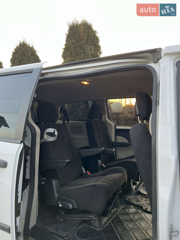 Мінівен Dodge Grand Caravan 2014 в Рівному
