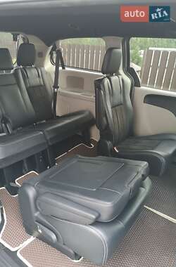 Минивэн Dodge Grand Caravan 2020 в 