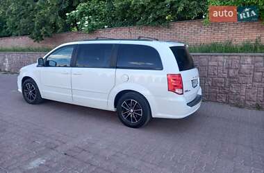 Мінівен Dodge Grand Caravan 2017 в 