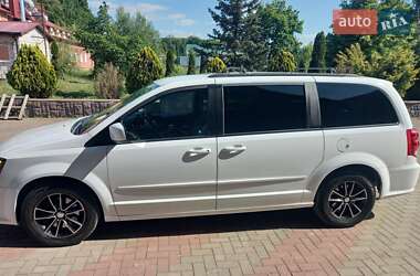 Мінівен Dodge Grand Caravan 2017 в 
