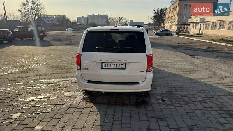 Минивэн Dodge Grand Caravan 2011 в Полтаве