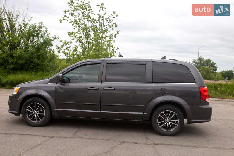 Мінівен Dodge Grand Caravan 2017 в Умані