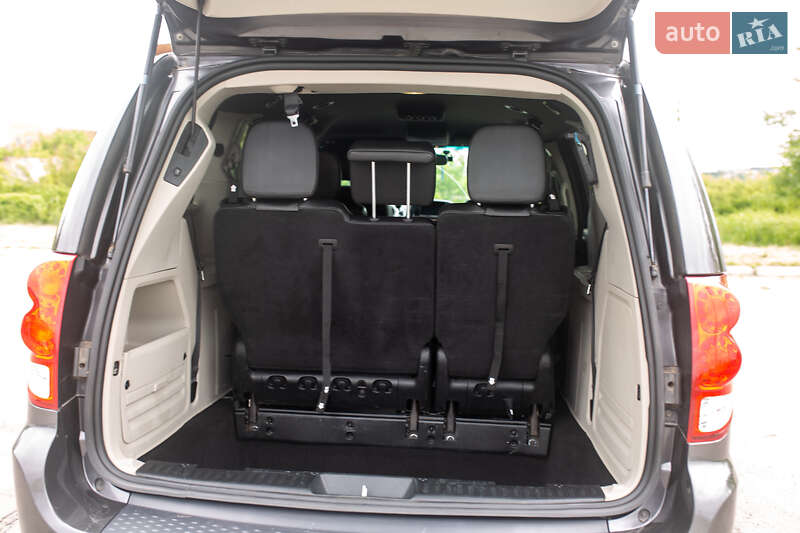 Мінівен Dodge Grand Caravan 2017 в Умані