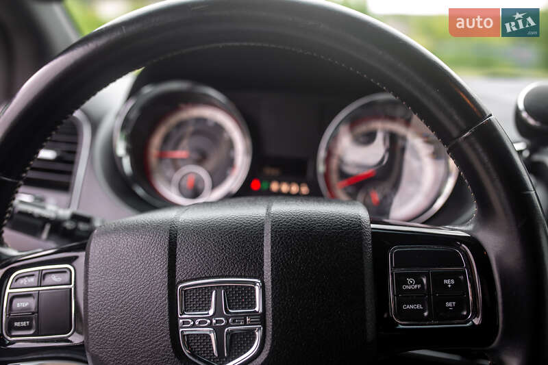 Мінівен Dodge Grand Caravan 2017 в Умані