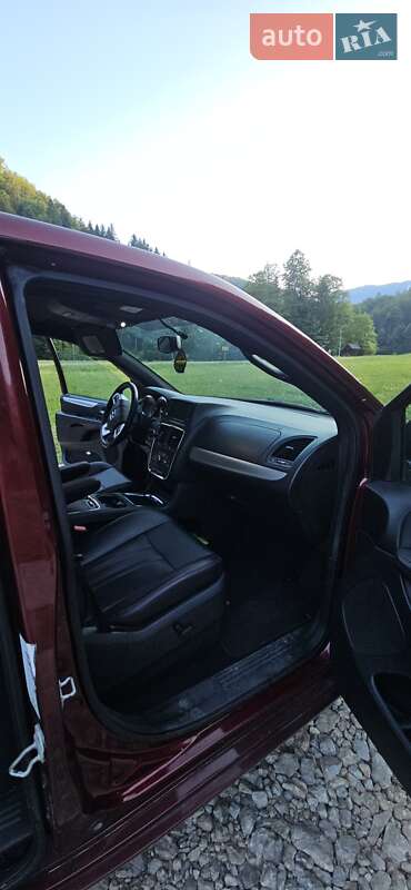 Минивэн Dodge Grand Caravan 2018 в Киеве фото 5 Минивэн Dodge Grand Caravan 2018 в Киеве