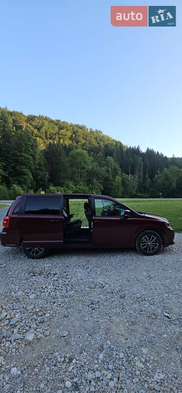 Минивэн Dodge Grand Caravan 2018 в Киеве фото 15 Минивэн Dodge Grand Caravan 2018 в Киеве