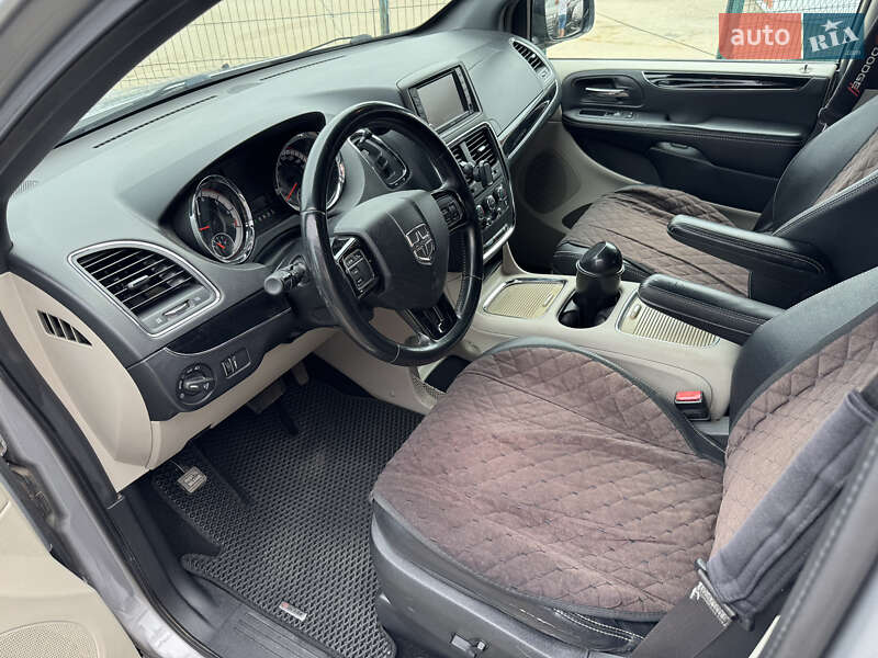 Мінівен Dodge Grand Caravan 2017 в Києві