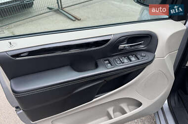 Мінівен Dodge Grand Caravan 2017 в 