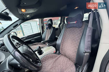 Мінівен Dodge Grand Caravan 2017 в 