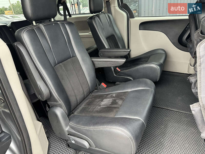 Мінівен Dodge Grand Caravan 2017 в Києві