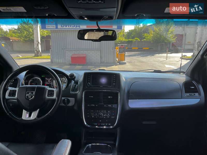 Минивэн Dodge Grand Caravan 2017 в Днепре