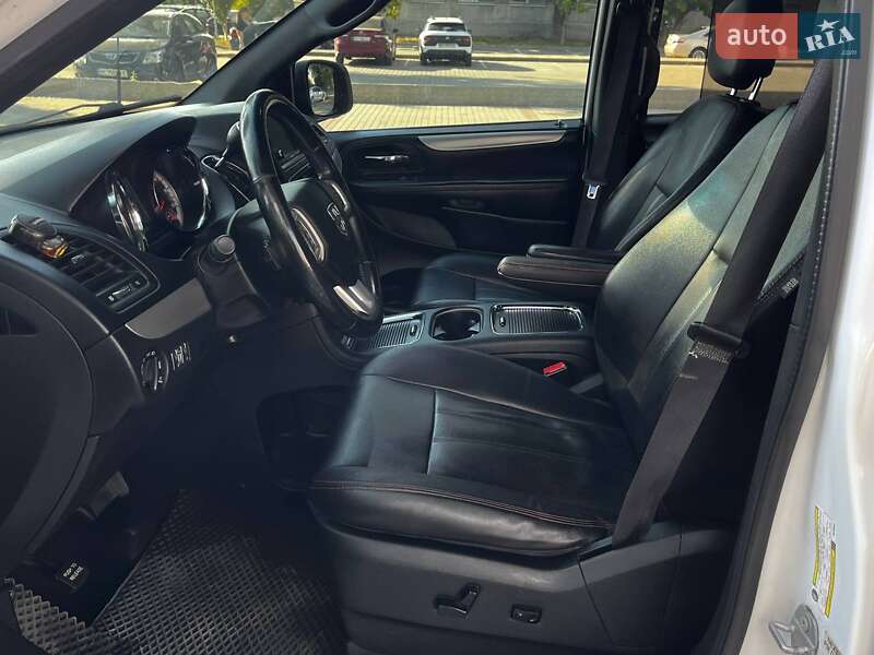 Минивэн Dodge Grand Caravan 2017 в Днепре