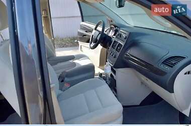 Минивэн Dodge Grand Caravan 2016 в Киеве