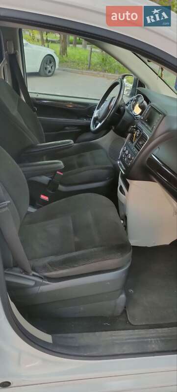 Минивэн Dodge Grand Caravan 2017 в Киеве