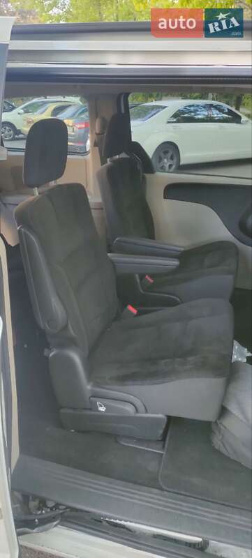 Минивэн Dodge Grand Caravan 2017 в Киеве
