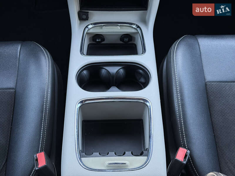 Минивэн Dodge Grand Caravan 2019 в Киеве фото 27 Минивэн Dodge Grand Caravan 2019 в Киеве