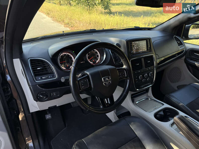 Минивэн Dodge Grand Caravan 2019 в Киеве фото 31 Минивэн Dodge Grand Caravan 2019 в Киеве