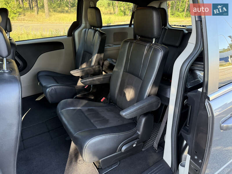 Минивэн Dodge Grand Caravan 2019 в Киеве фото 33 Минивэн Dodge Grand Caravan 2019 в Киеве