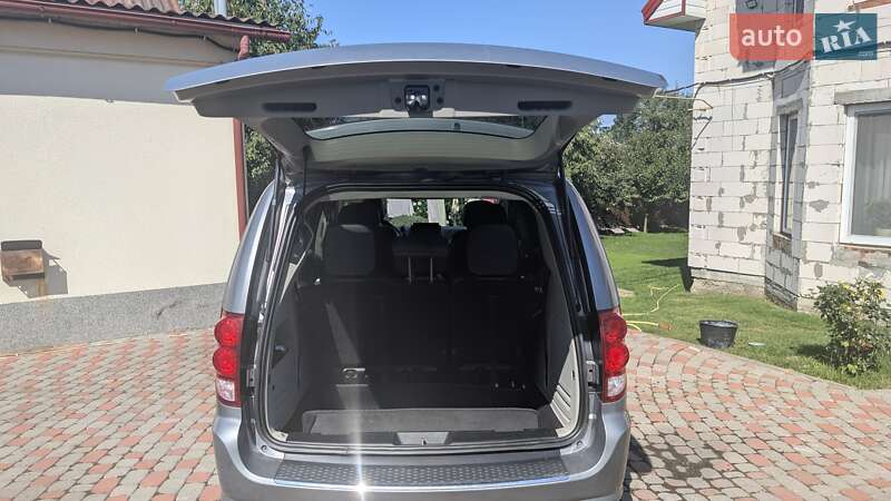 Минивэн Dodge Grand Caravan 2016 в Хмельницком фото 36 Минивэн Dodge Grand Caravan 2016 в Хмельницком