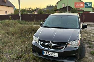 Минивэн Dodge Grand Caravan 2016 в Киеве