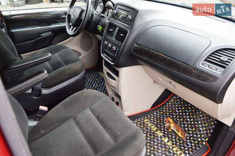 Мінівен Dodge Grand Caravan 2016 в Одесі фото 29 Мінівен Dodge Grand Caravan 2016 в Одесі
