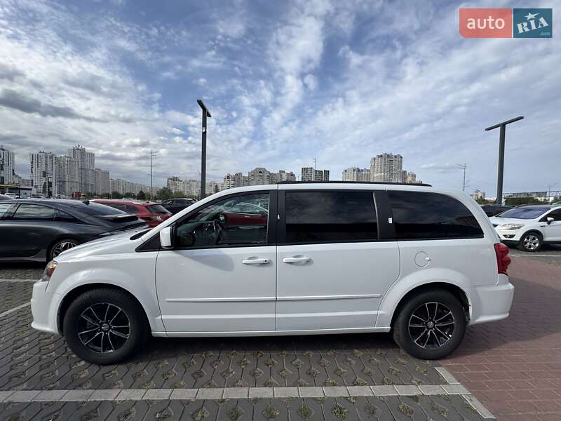 Мінівен Dodge Grand Caravan 2017 в Києві