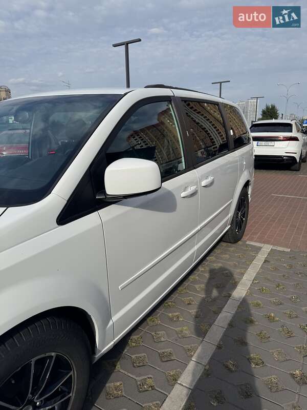 Мінівен Dodge Grand Caravan 2017 в Києві