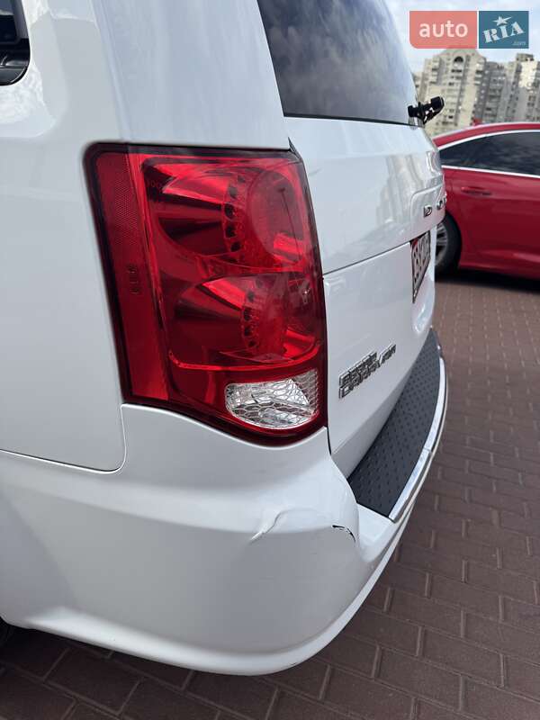 Мінівен Dodge Grand Caravan 2017 в Києві