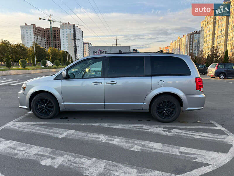 Минивэн Dodge Grand Caravan 2019 в Буче