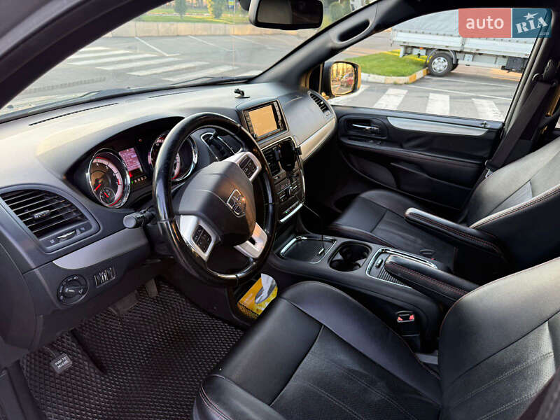 Минивэн Dodge Grand Caravan 2019 в Буче