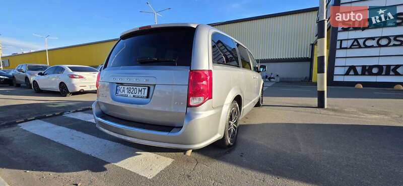 Мінівен Dodge Grand Caravan 2017 в Києві