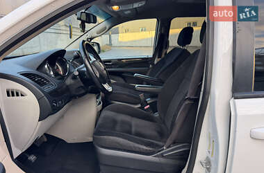 Мінівен Dodge Grand Caravan 2017 в 