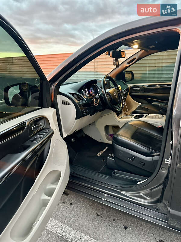 Мінівен Dodge Grand Caravan 2020 в Львові фото 17 Мінівен Dodge Grand Caravan 2020 в Львові