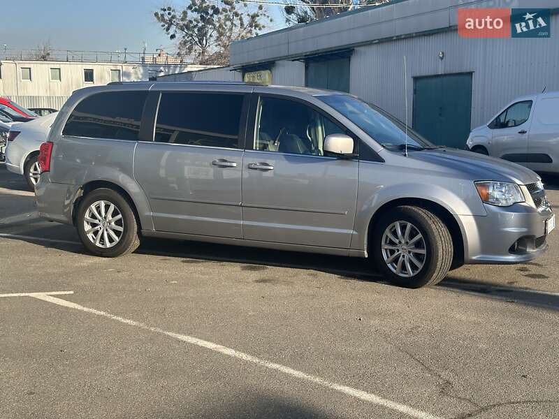 Мінівен Dodge Grand Caravan 2017 в Києві фото 18 Мінівен Dodge Grand Caravan 2017 в Києві