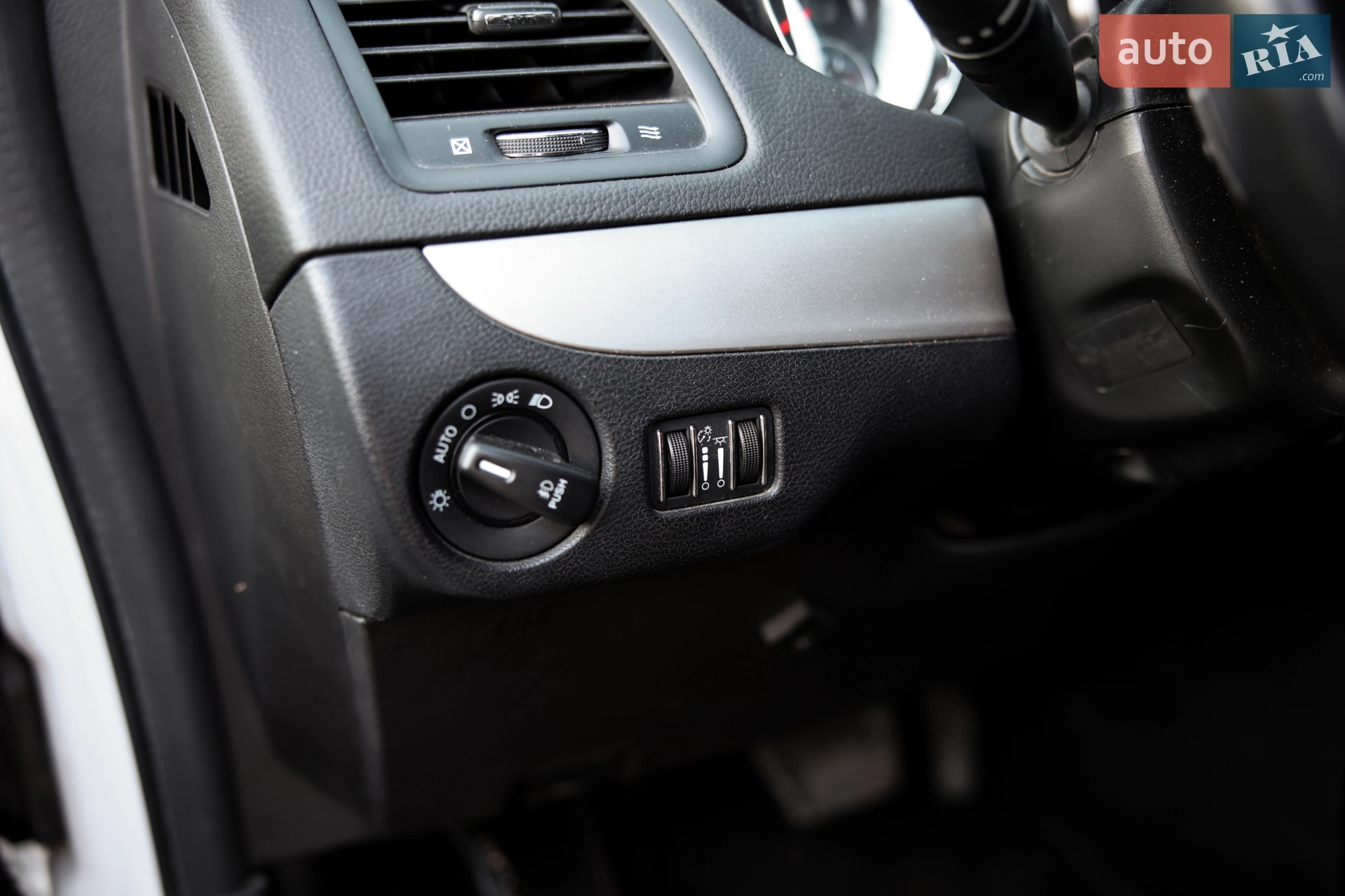 2017 Dodge Caravan - мініатюра 18