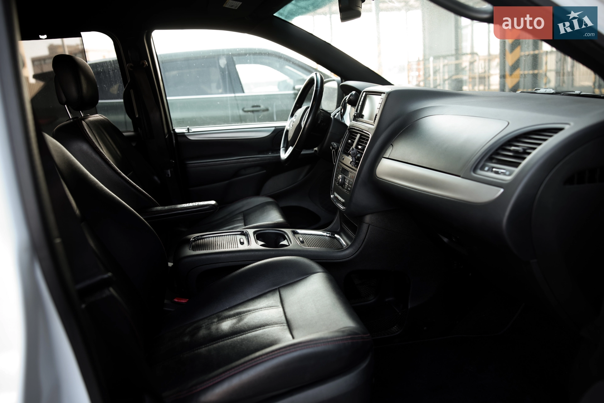 2017 Dodge Caravan - мініатюра 37